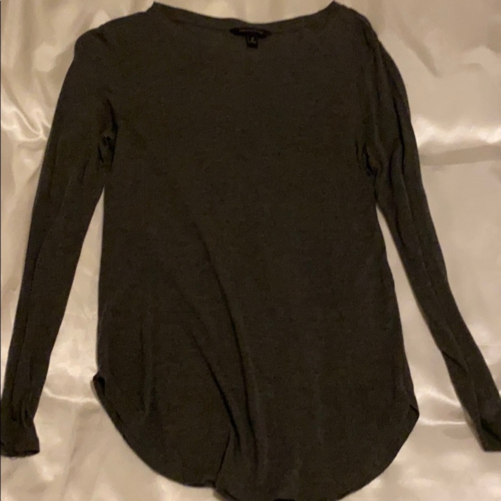 Long-sleeve grey Banana Republic t-shirt